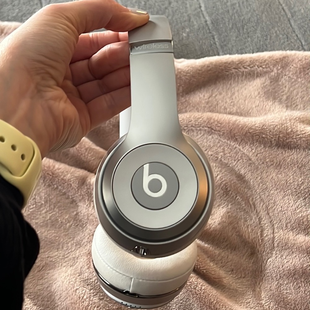 Beats solo3 silver